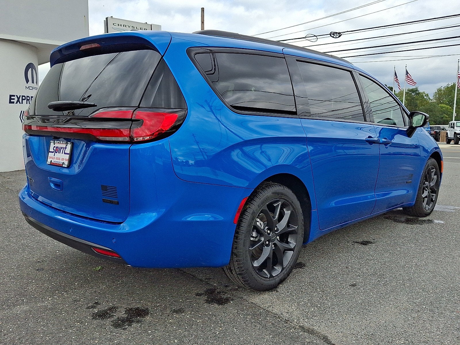 2027 Chrysler Pacifica PACIFICA SELECT