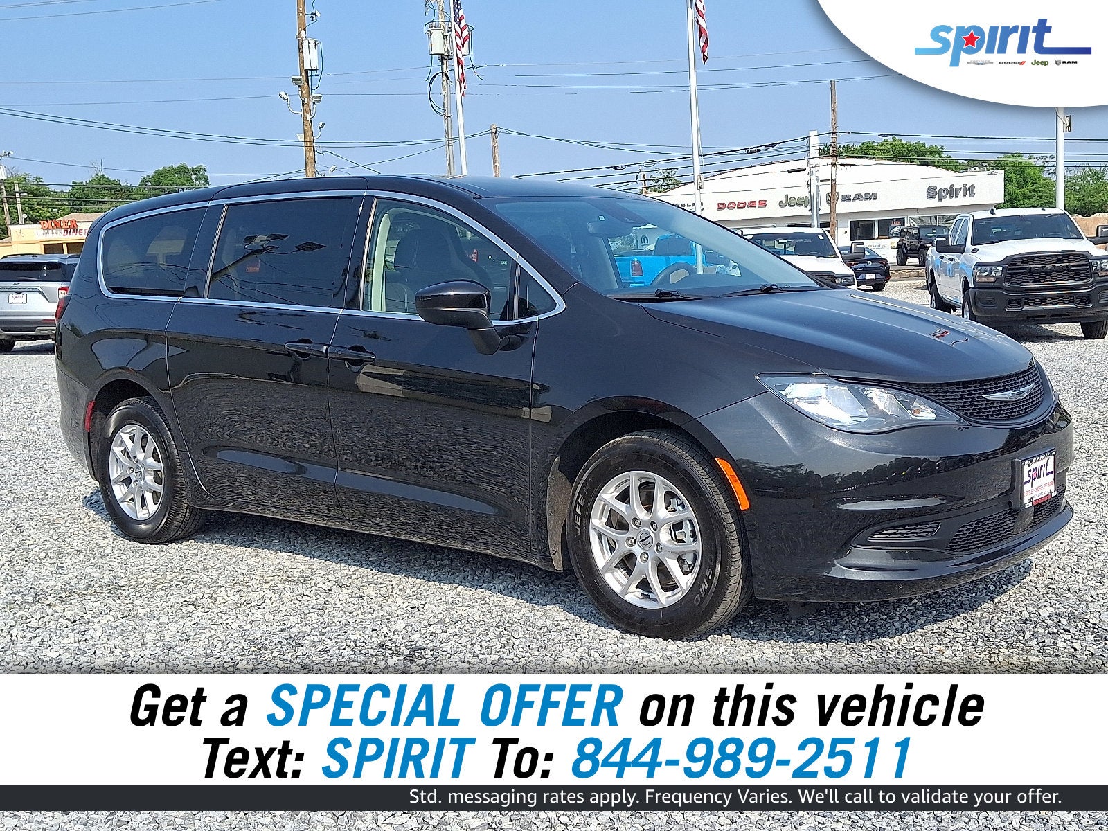 2023 Chrysler Voyager LX