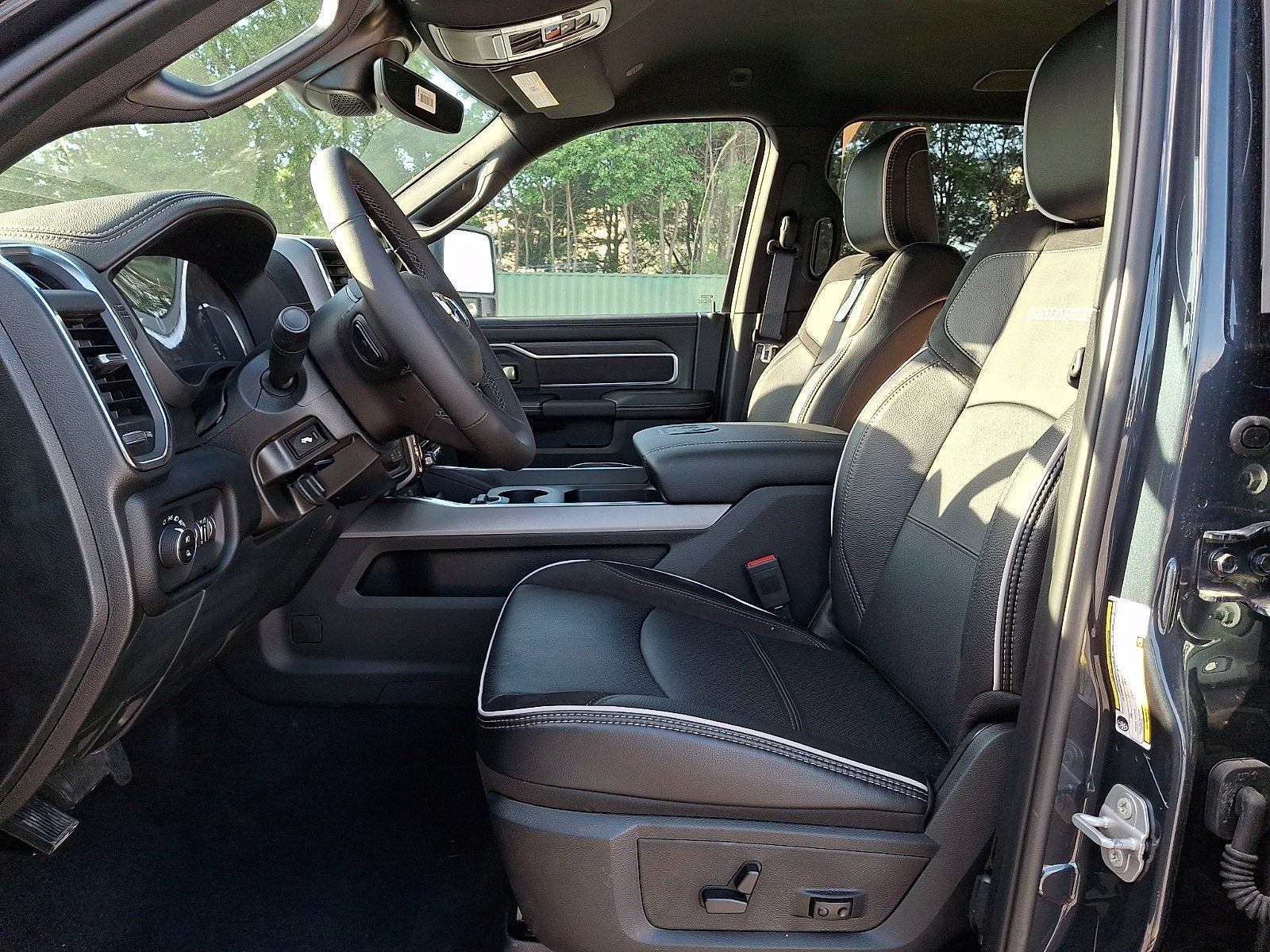 2026 RAM 2500 RAM 2500 LARAMIE MEGA CAB 4X4 6'4' BOX