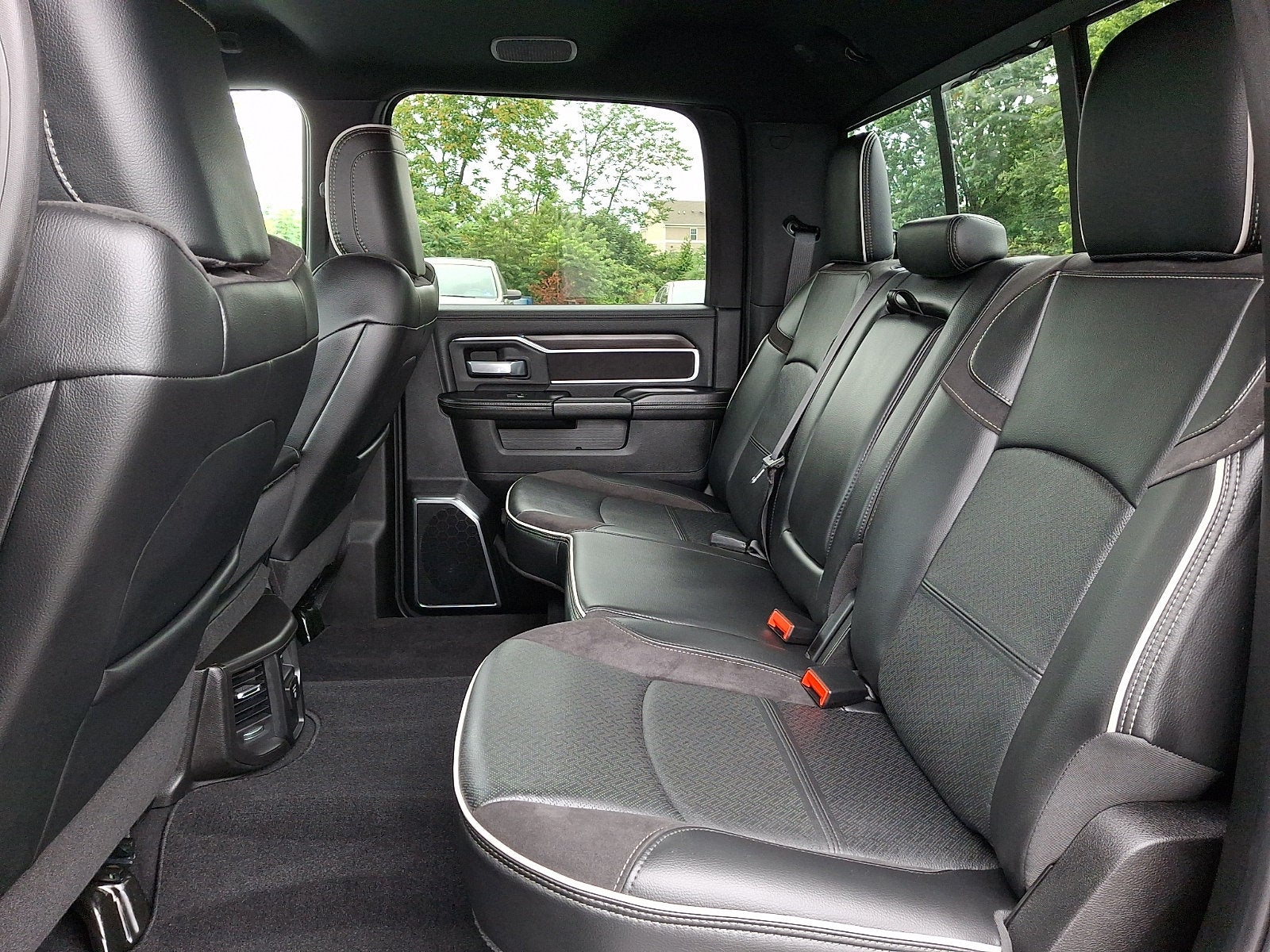 2025 RAM 3500 Laramie Crew Cab 4x4 8' Box