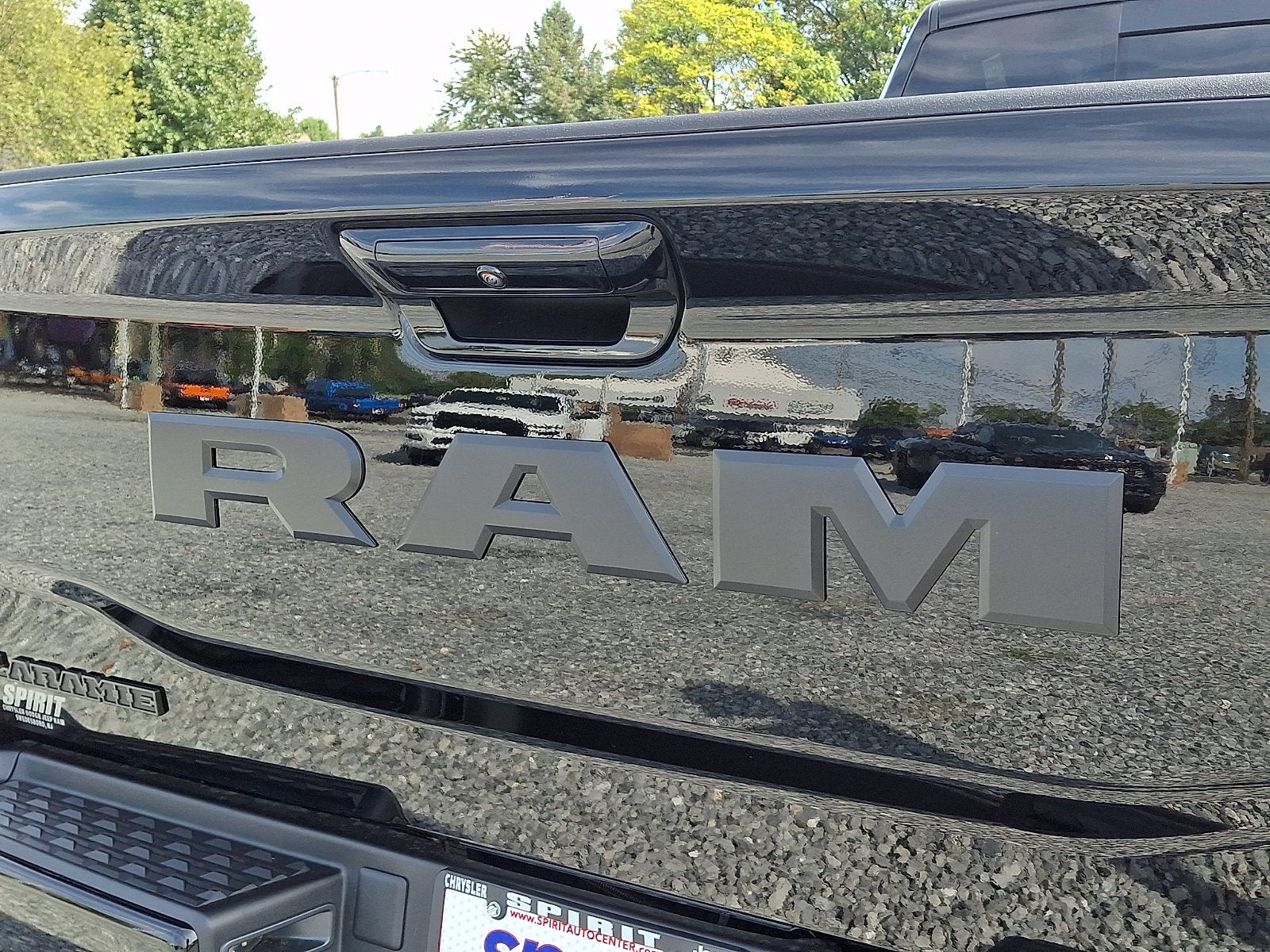 2027 RAM 3500 RAM 3500 LARAMIE CREW CAB 4X4 8' BOX