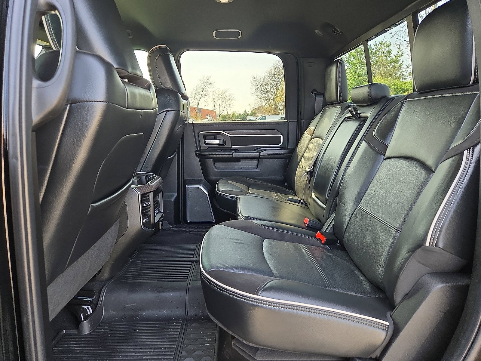 2025 RAM 3500 Laramie Crew Cab 4x4 8' Box