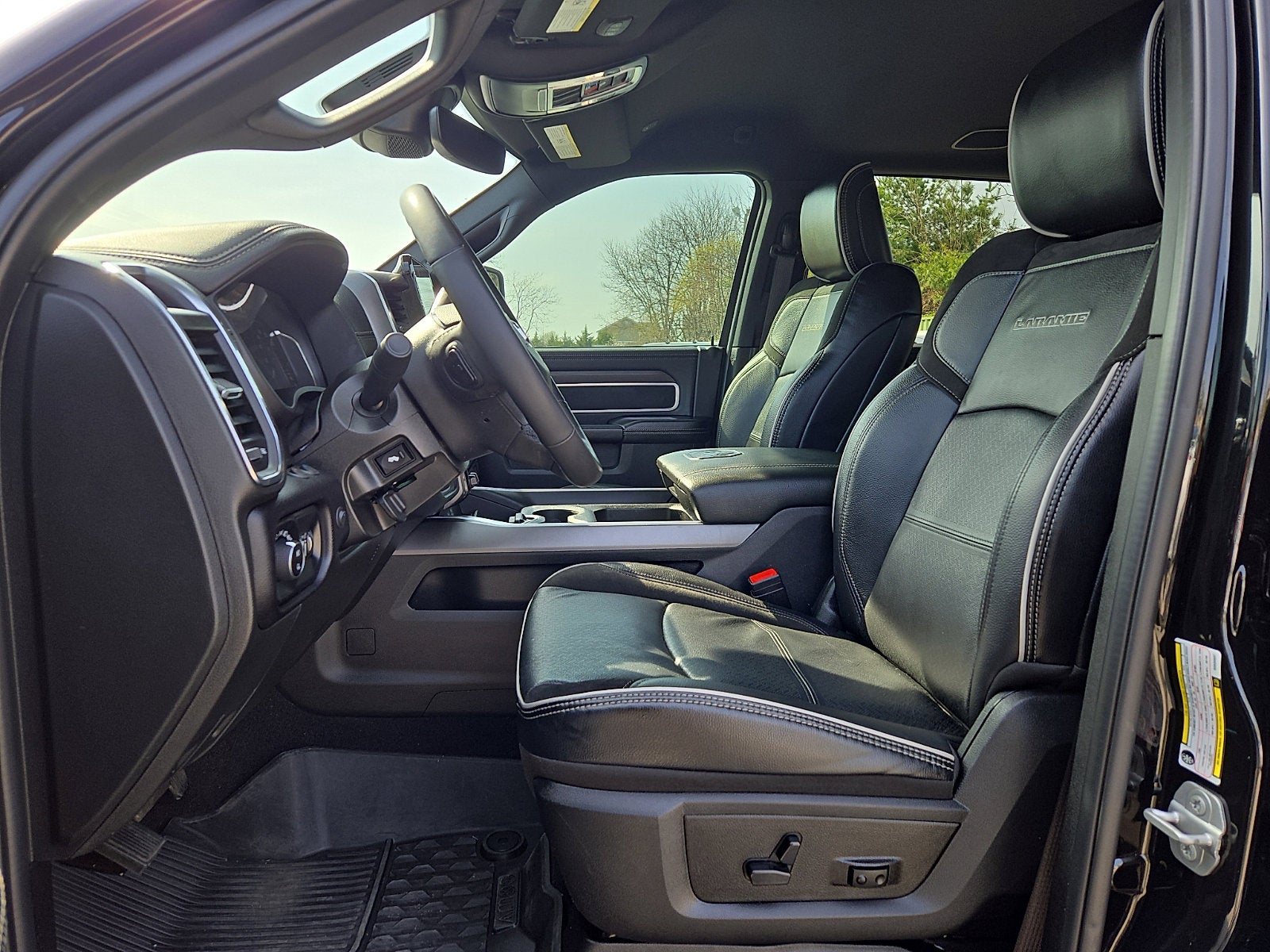 2025 RAM 3500 Laramie Crew Cab 4x4 8' Box