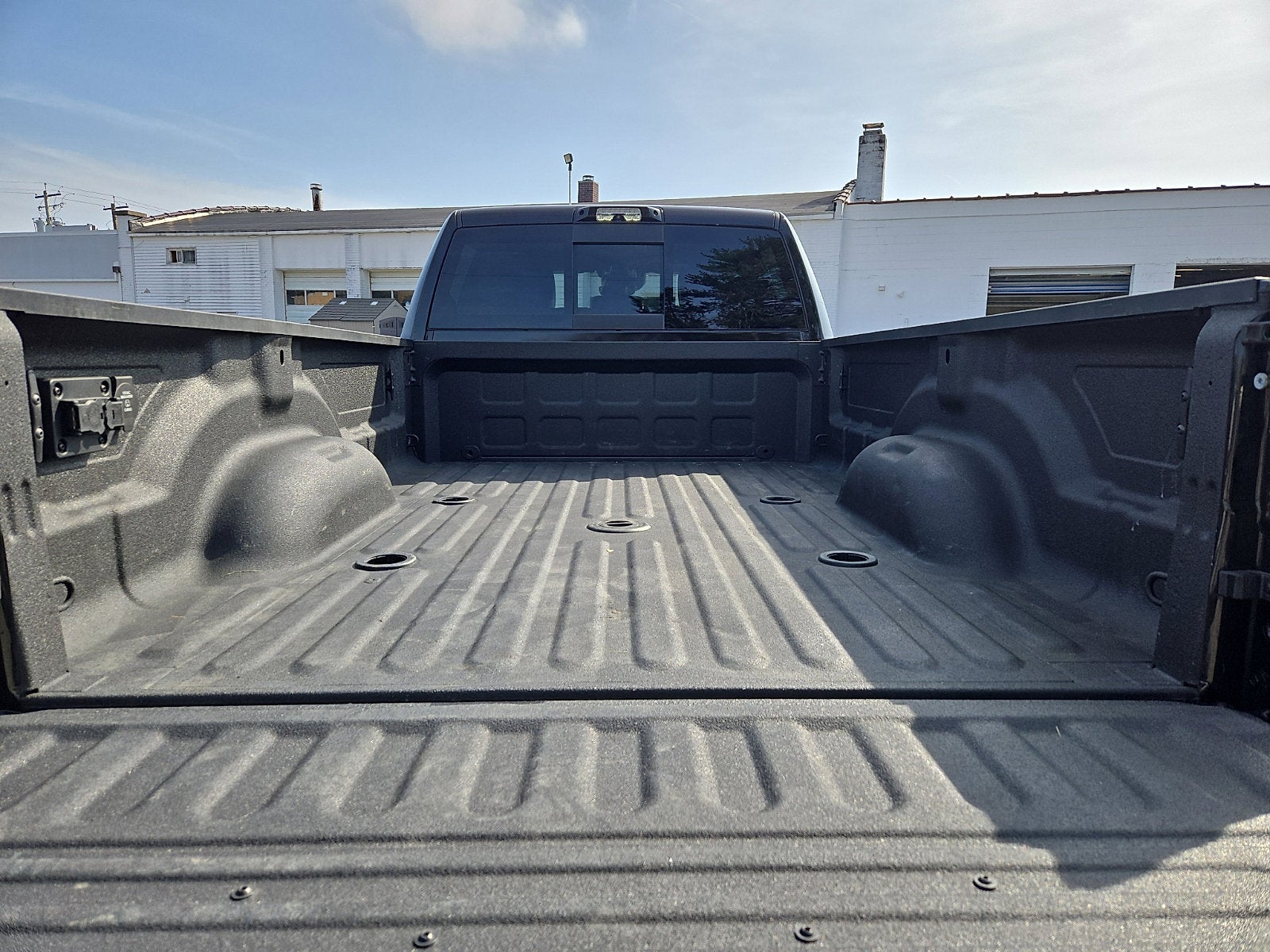 2025 RAM 3500 Laramie Crew Cab 4x4 8' Box