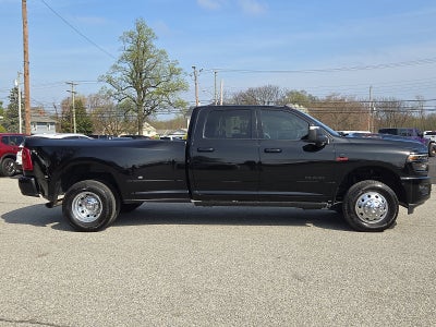 2025 RAM 3500 Laramie Crew Cab 4x4 8' Box