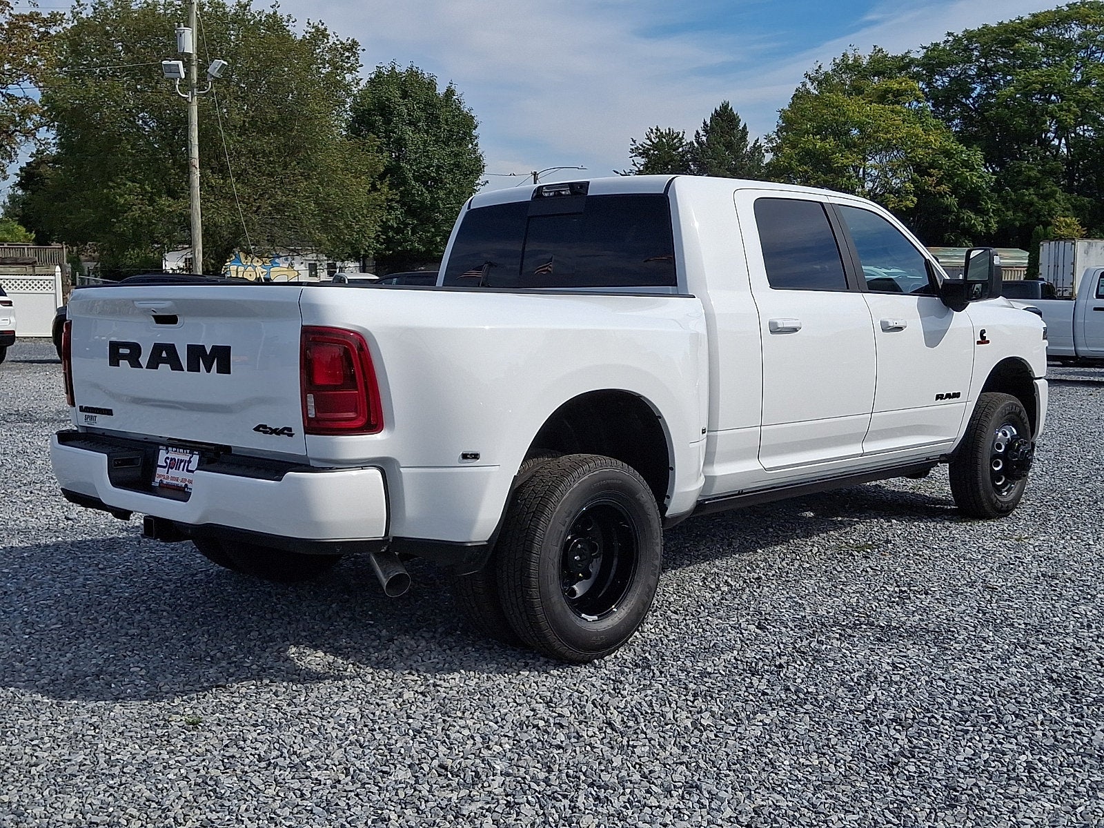 2027 RAM 3500 RAM 3500 LARAMIE MEGA CAB 4X4 6'4' BOX
