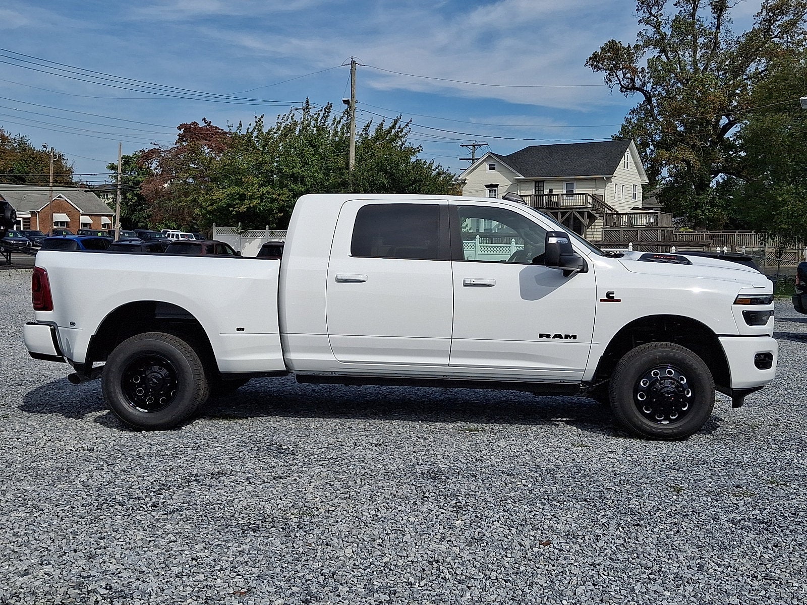 2027 RAM 3500 RAM 3500 LARAMIE MEGA CAB 4X4 6'4' BOX