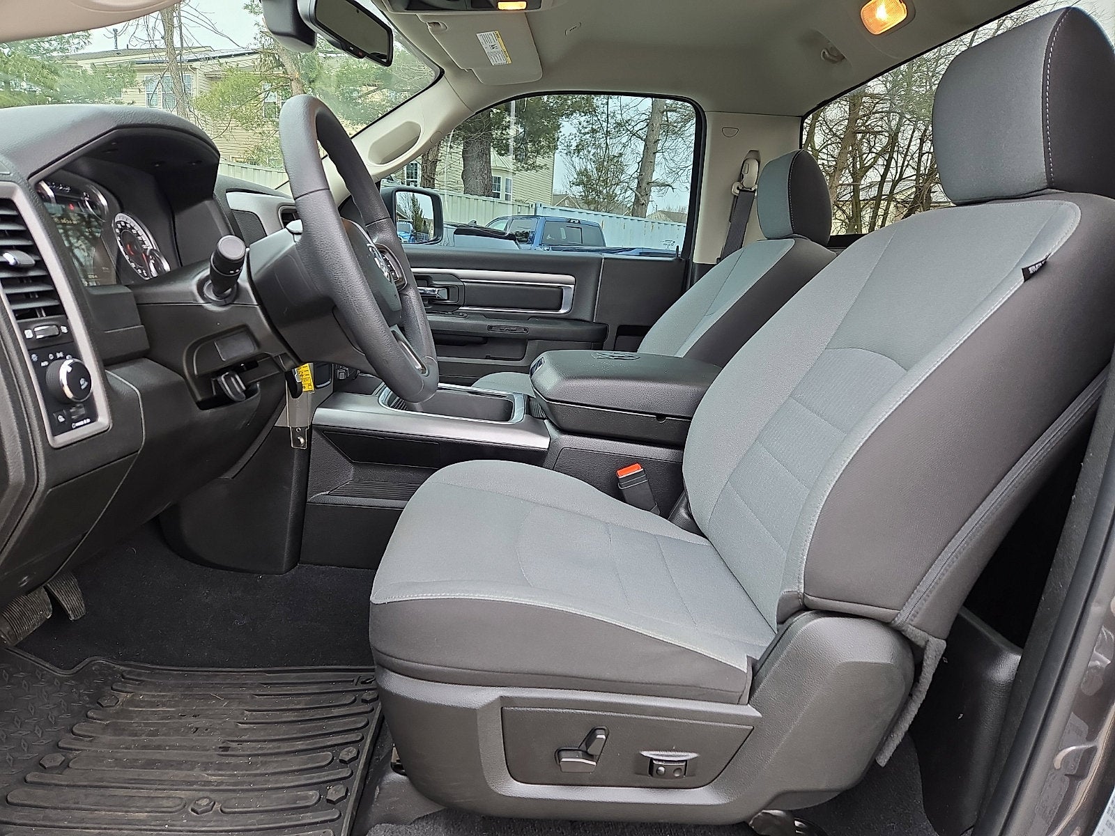 2022 RAM 1500 Classic Express Regular Cab 4x2 6'4' Box