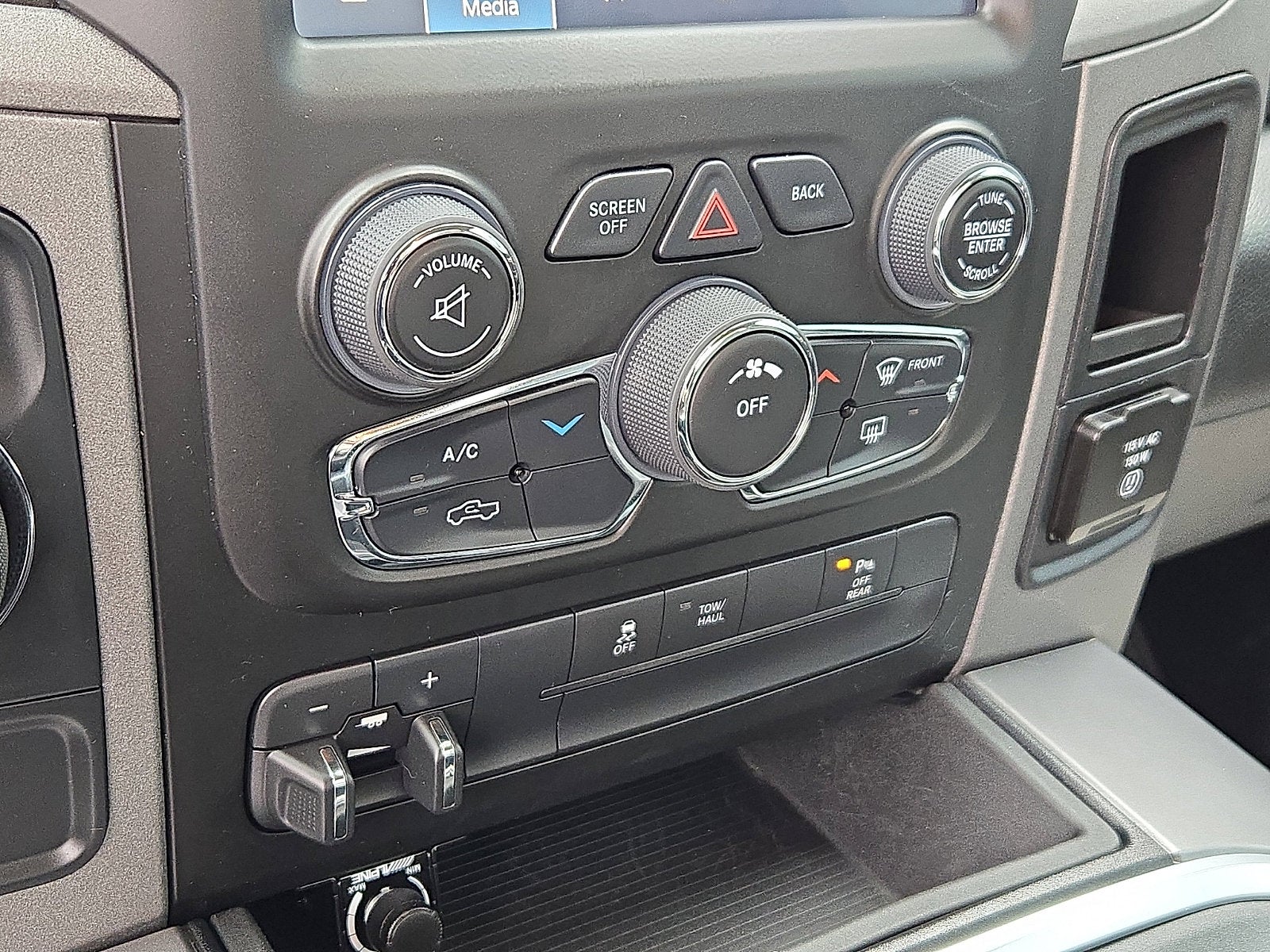 2022 RAM 1500 Classic Express Regular Cab 4x2 6'4' Box