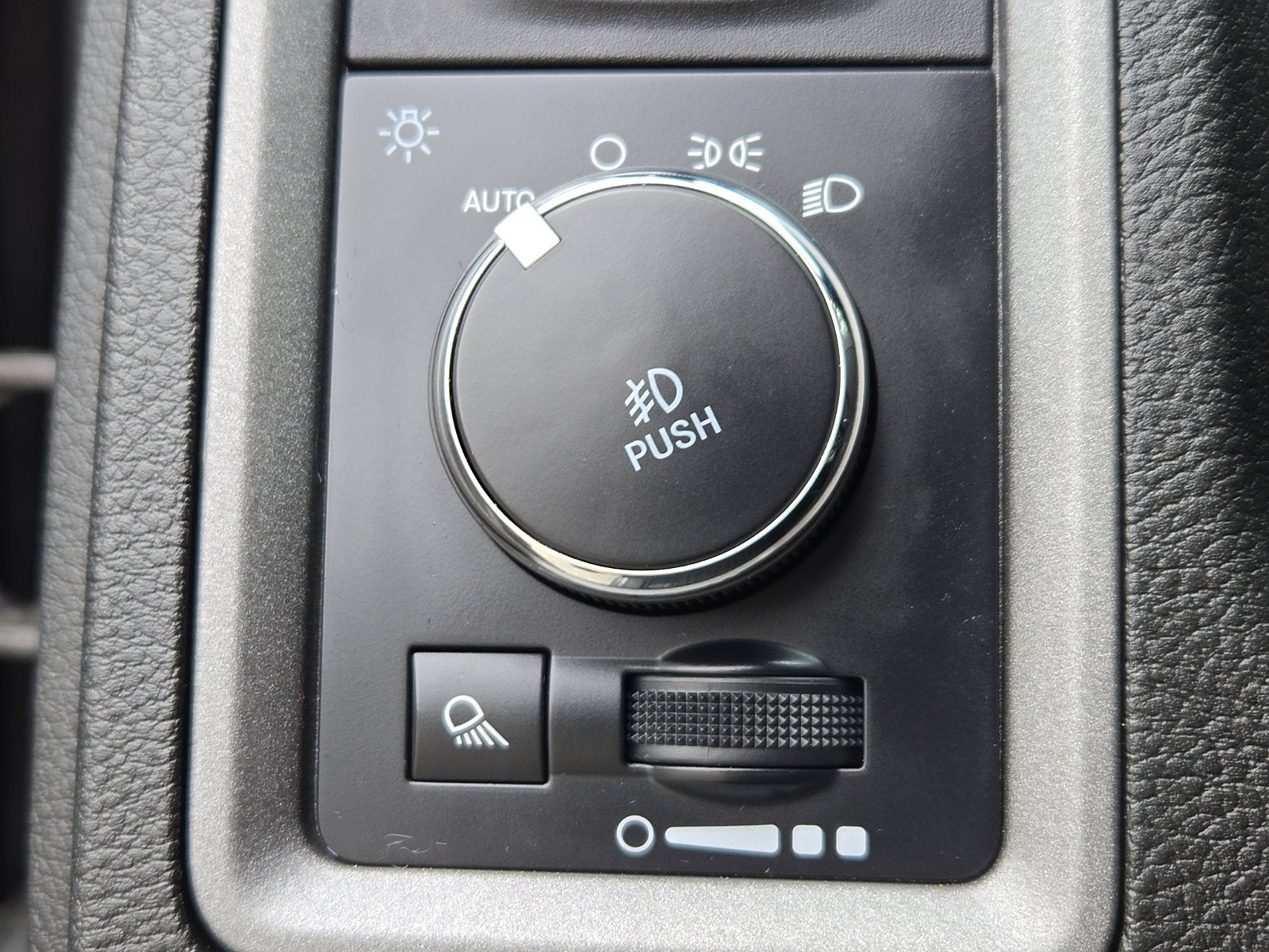 2022 RAM 1500 Classic Express Regular Cab 4x2 6'4' Box