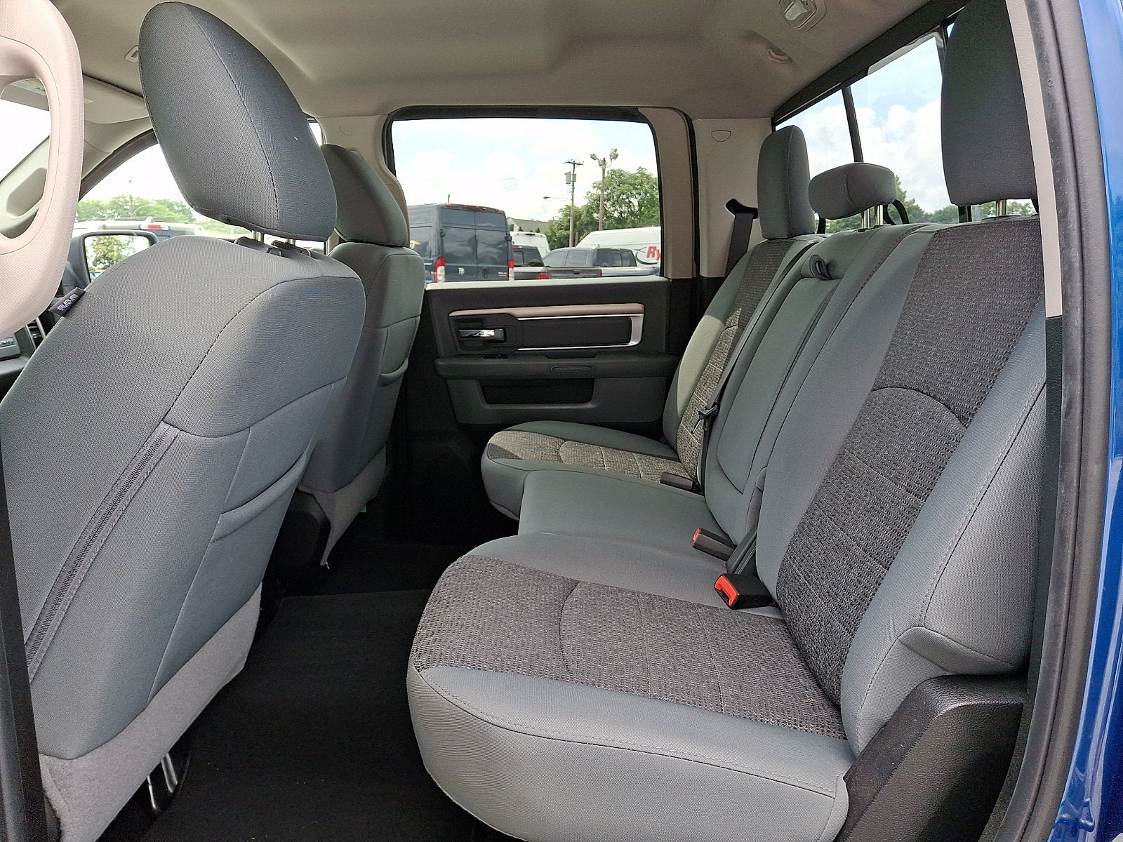 2018 RAM 1500 Big Horn Crew Cab 4x4 5'7' Box