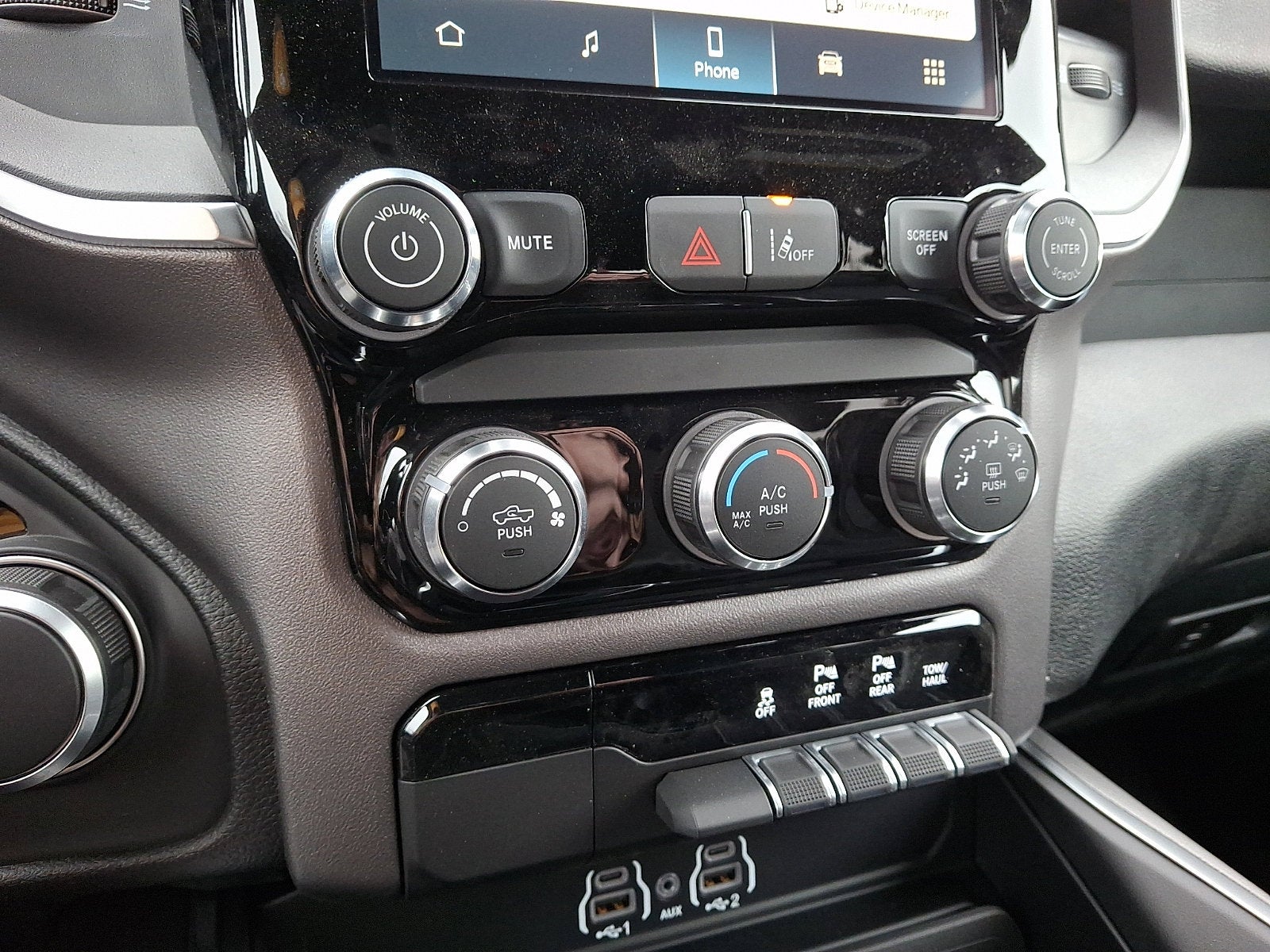 2025 RAM 1500 Tradesman Crew Cab 4x4 5'7' Box