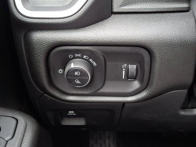 2025 RAM 1500 Tradesman Crew Cab 4x4 5'7' Box