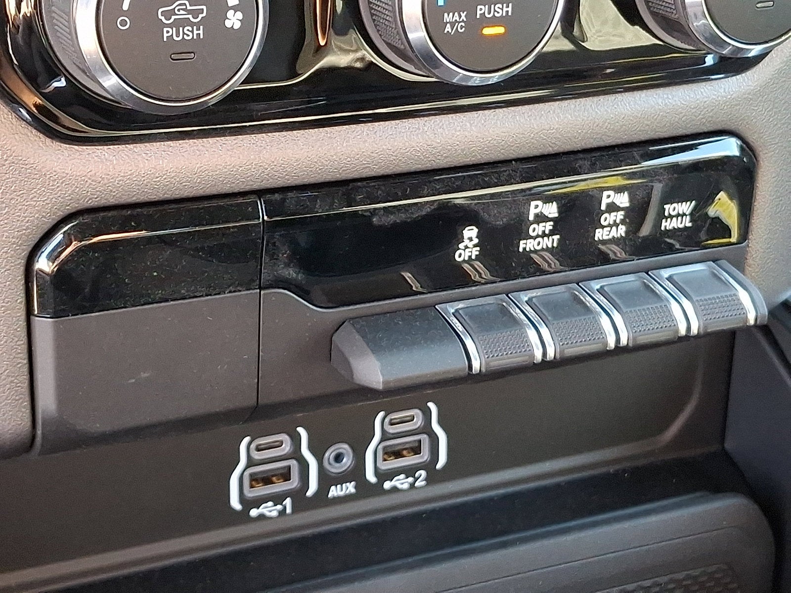 2026 RAM 1500 RAM 1500 EXPRESS CREW CAB 4X4 5'7' BOX