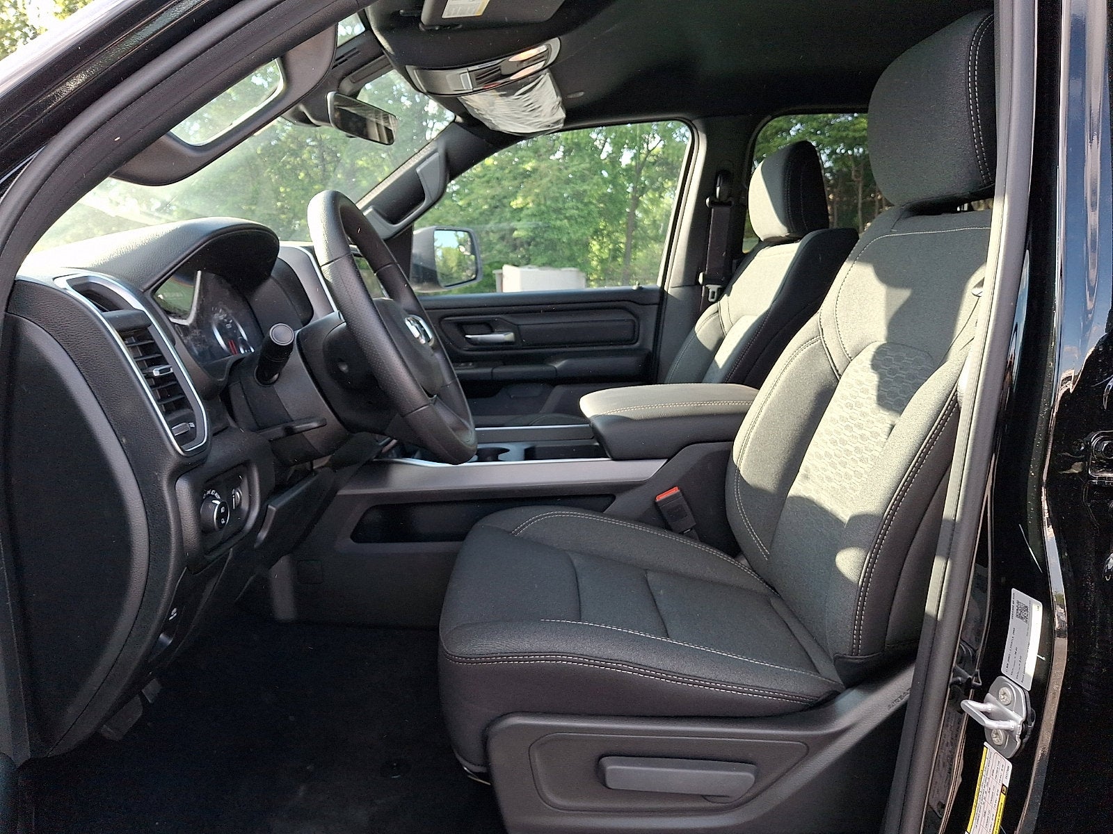 2026 RAM 1500 RAM 1500 EXPRESS CREW CAB 4X4 5'7' BOX