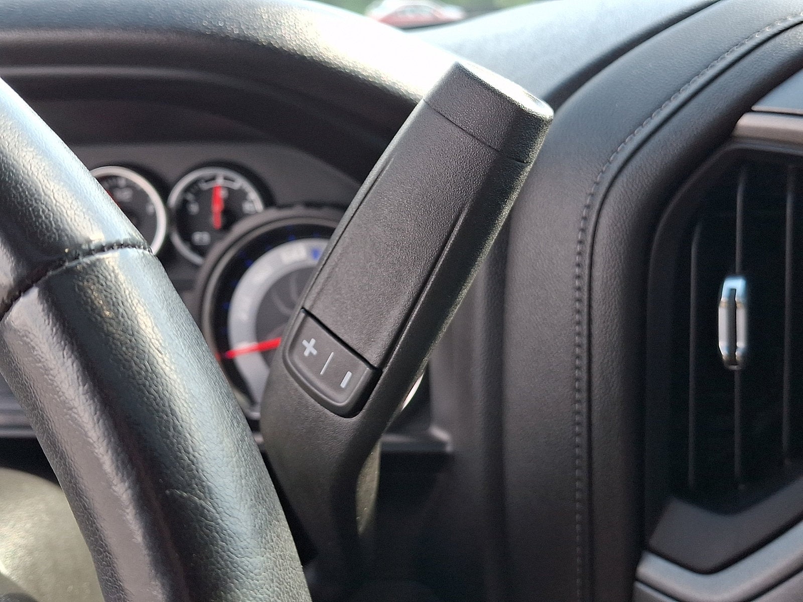 2020 Chevrolet Silverado 1500 4WD Crew Cab Short Bed RST
