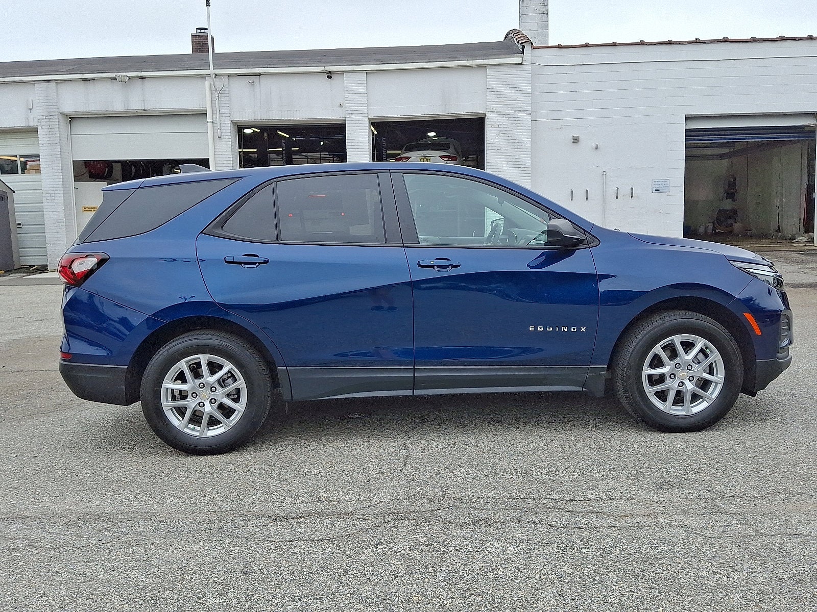 2022 Chevrolet Equinox AWD LS