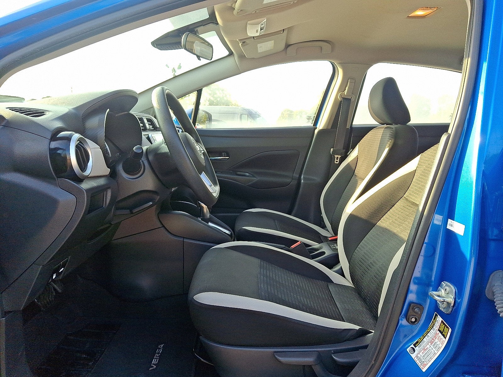 2021 Nissan Versa SV Xtronic CVT