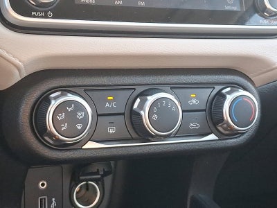 2021 Nissan Versa SV Xtronic CVT