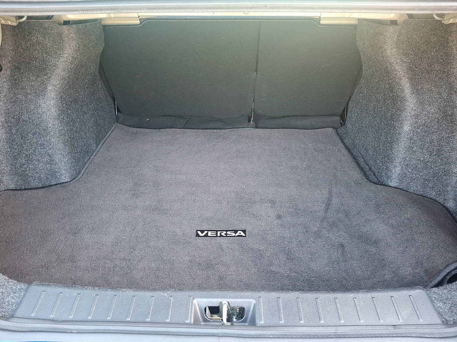 2021 Nissan Versa SV Xtronic CVT