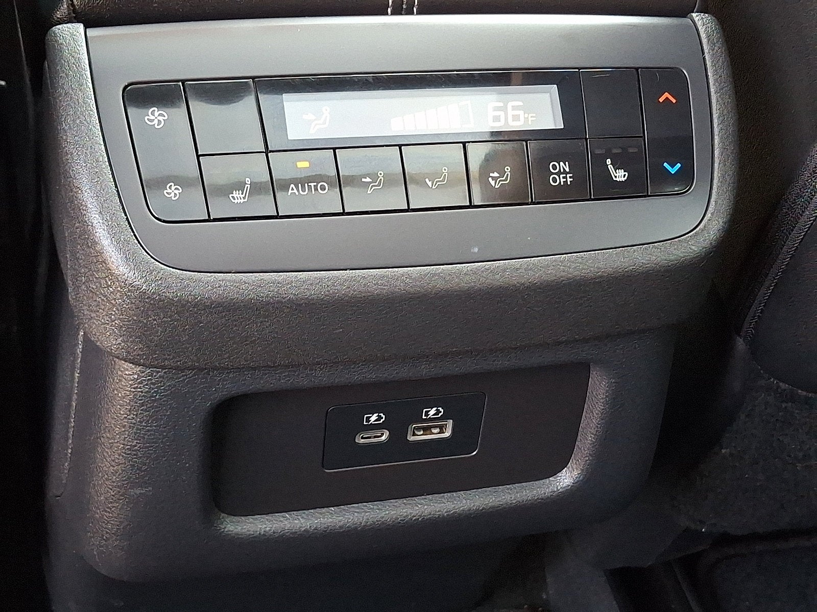 2024 Nissan Pathfinder SL 4WD