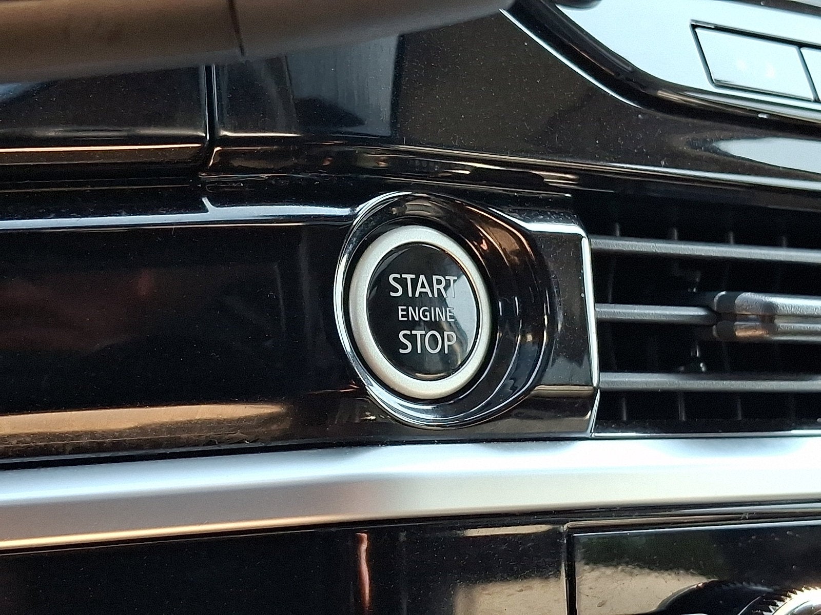 2024 Nissan Pathfinder SL 4WD