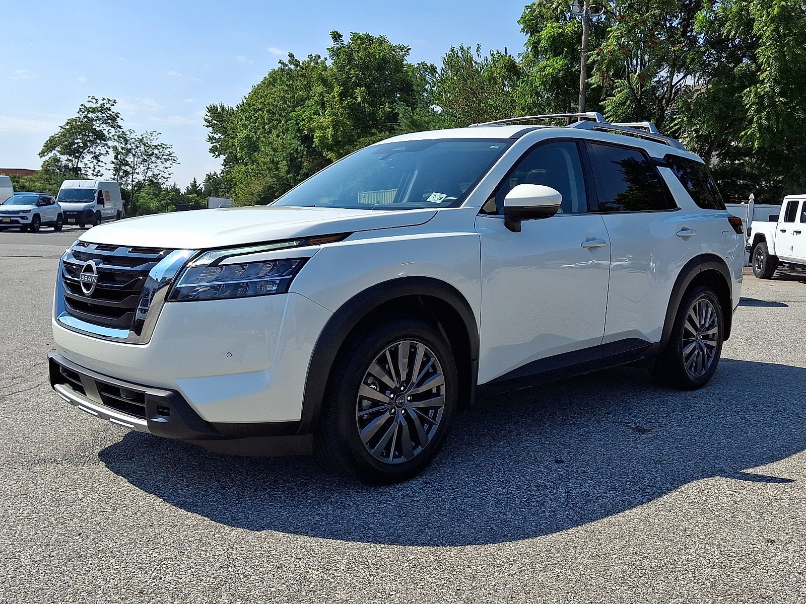 2024 Nissan Pathfinder SL 4WD