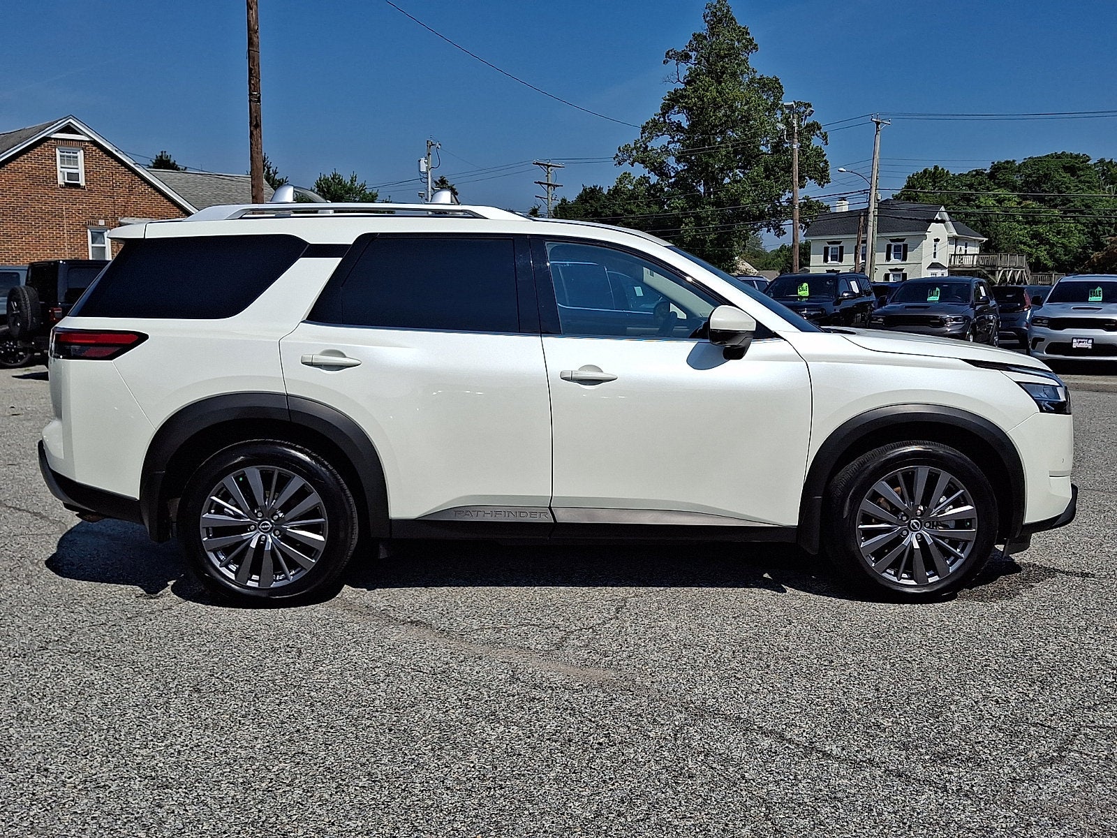 2024 Nissan Pathfinder SL 4WD