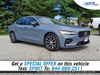 2022 Volvo S60 B5 Momentum