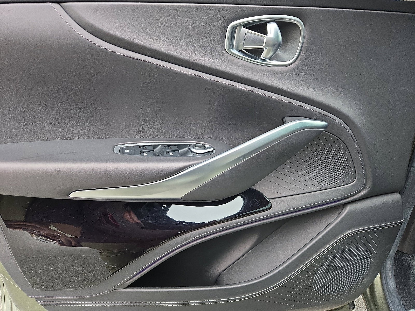 2024 Aston Martin DBX 707
